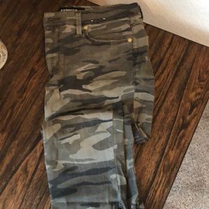 Express camo jeans